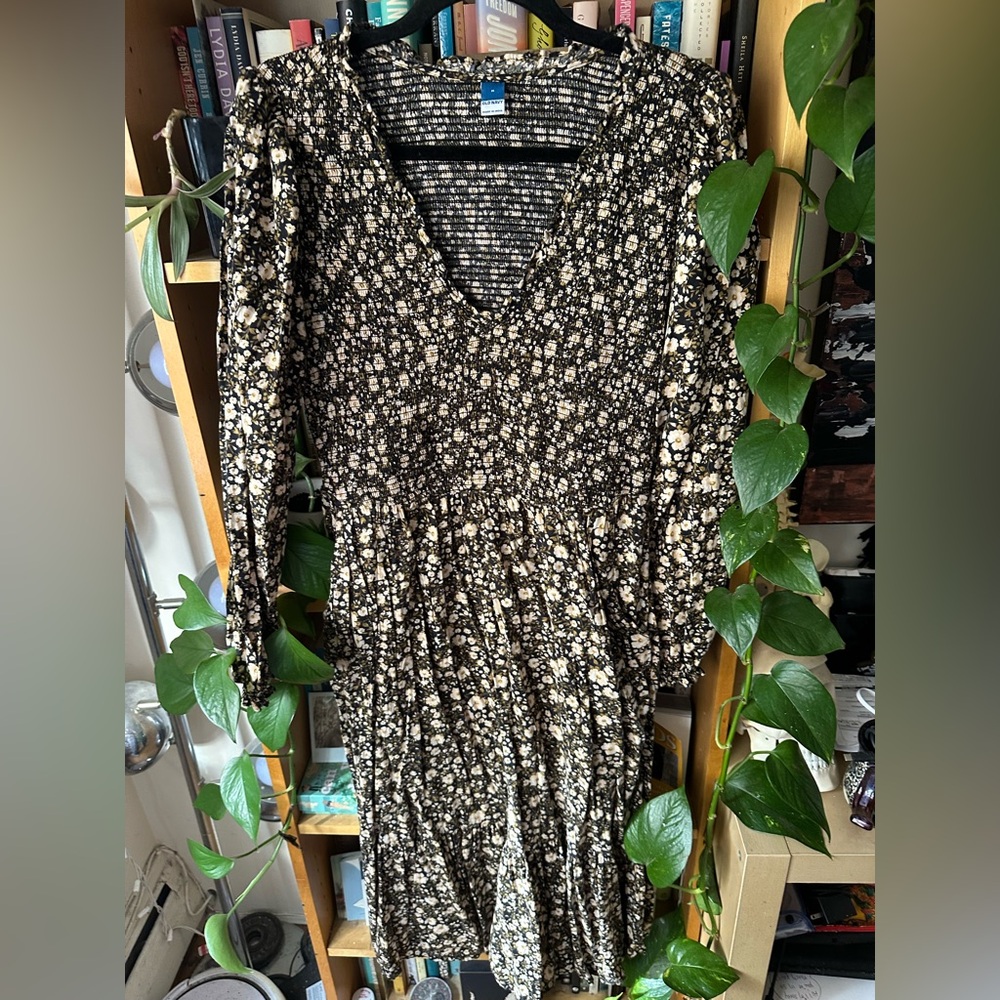Old Navy Black and Cream Floral Long Sleeve Dress